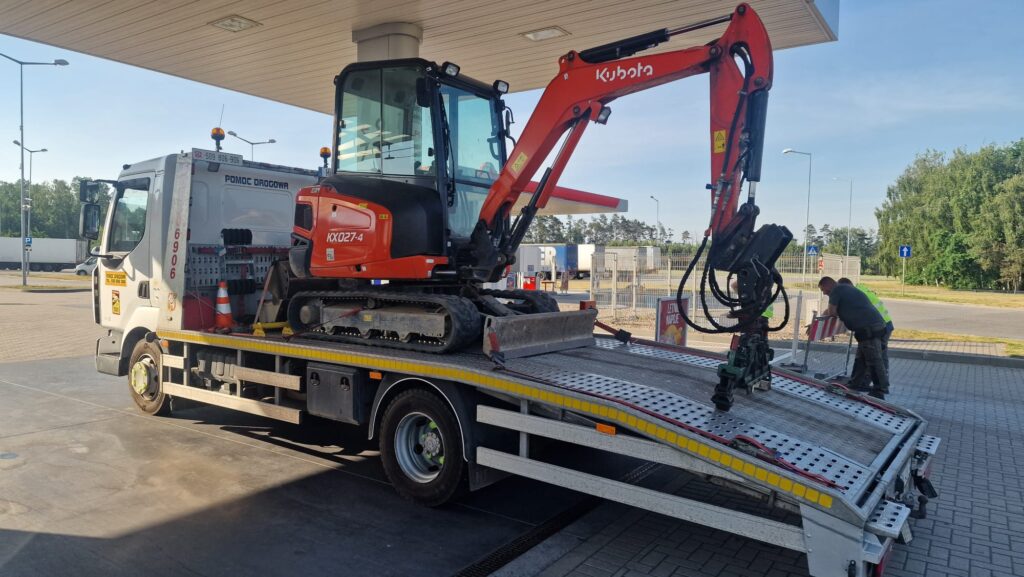 Awaria maszyny na budowie - minikoparka Yanmar Wrocław